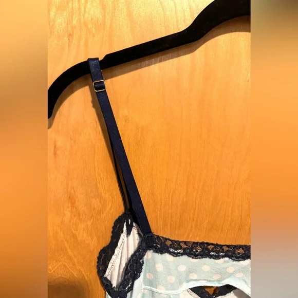 💃Super cute - Like Brand New - Only wore 1X SIZE MED - Picture 3 of 5